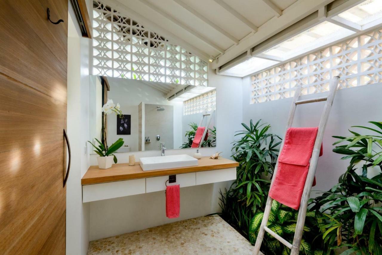 Jasmine - Stroll To The Beach, Shops And Spas *